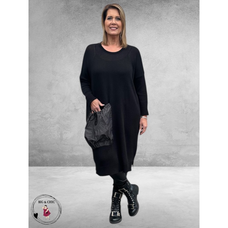 AKH Jurk Stella Zwart Gebreid