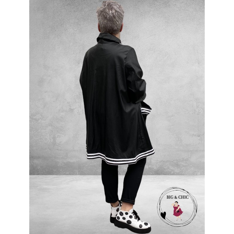 DYB Trendy Tussensjas Zwart Met Sporty Striping