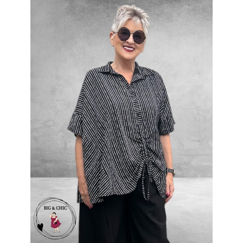 Frenzi Blouse Zwart Streep Asymmetrisch