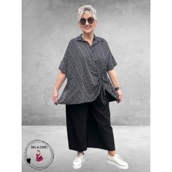 Frenzi Blouse Zwart Streep Asymmetrisch