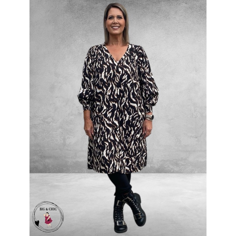 KAFFE CURVE Jurk Milina Black/Brown Graphic Print