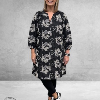 Kaffe Curve Jurk Kimmi Zwart/Ecru Borduursel