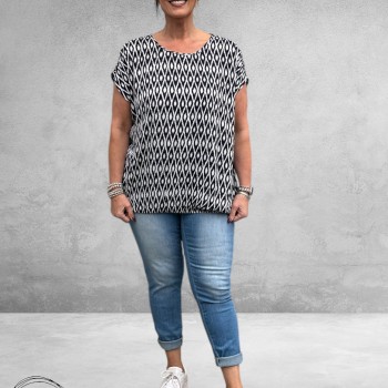 Kaffe Curve – Shirt Vilana - Midnight Blue-Chalk Graphic