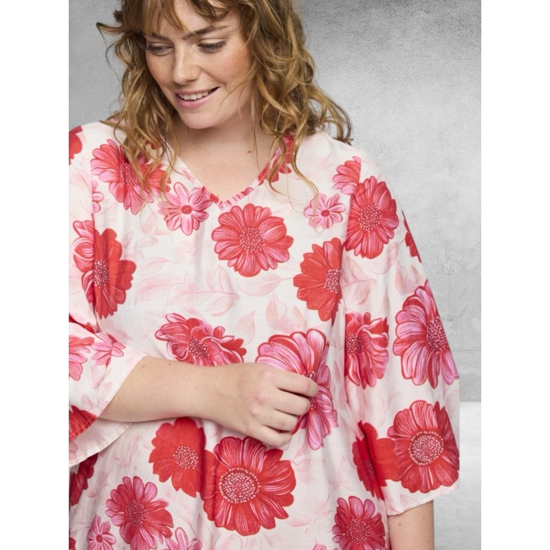 Studio Tuniek Camilla Wit met Rode Bloemen